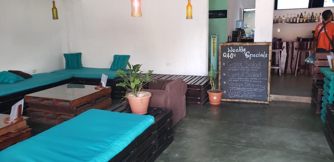 Tikal Backpackers Hostel Флорес Екстер'єр фото